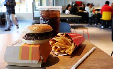 مقایسه قیمت همبرگر در ایران و آمریکا