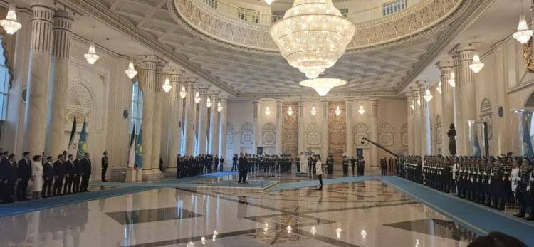 استقبال رسمی قرقیزستان از پزشکیان در کاخ ریاستجمهوری + عکس