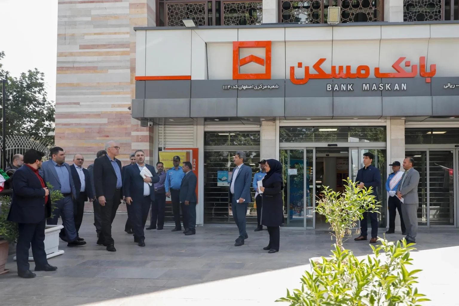 بانک مسکن وام‌دهی را متوقف کرد