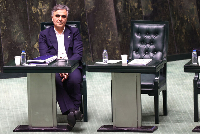 فرزین دستیار ویژه اقتصادی رییس جمهور شد فرزین دستیار ویژه اقتصادی رییس جمهور شد