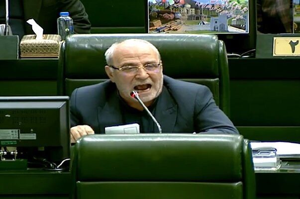 نایب رئیس کمیسیون اصل نود: از اصلاح ریشه ای در لایحه بودجه خبری نیست نایب رئیس کمیسیون اصل نود: از اصلاح ریشه ای در لایحه بودجه خبری نیست