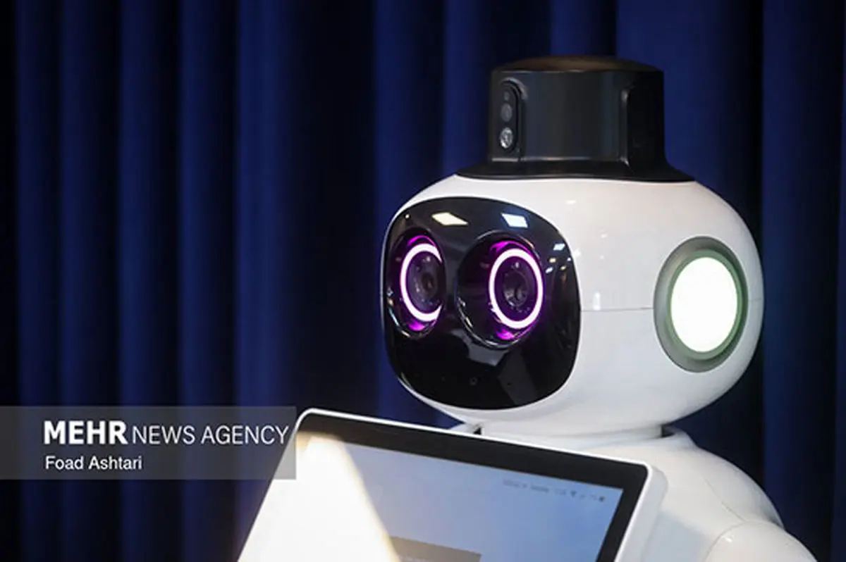 اولین «ربات وکیل» در ایران رونمایی شد