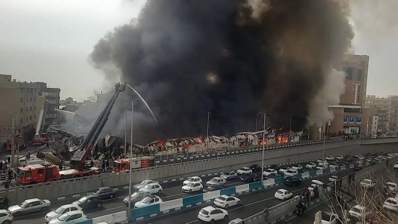 دستور عارف برای پیگیری فوری و گزارش حادثه آتش‌سوزی بازارچه غرب تهران