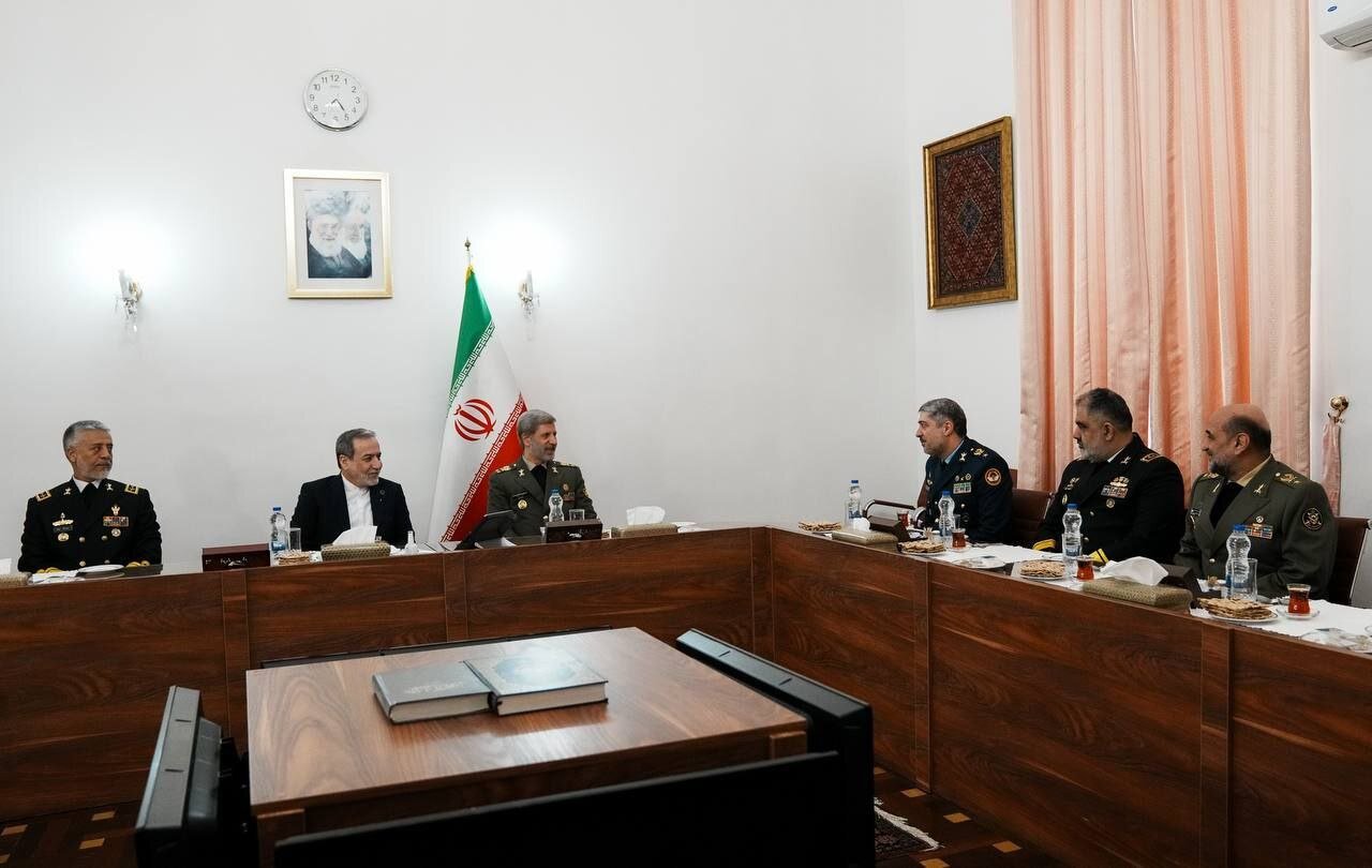 در دیدار عراقچی با فرماندهان ارشد ارتش چه گذشت؟