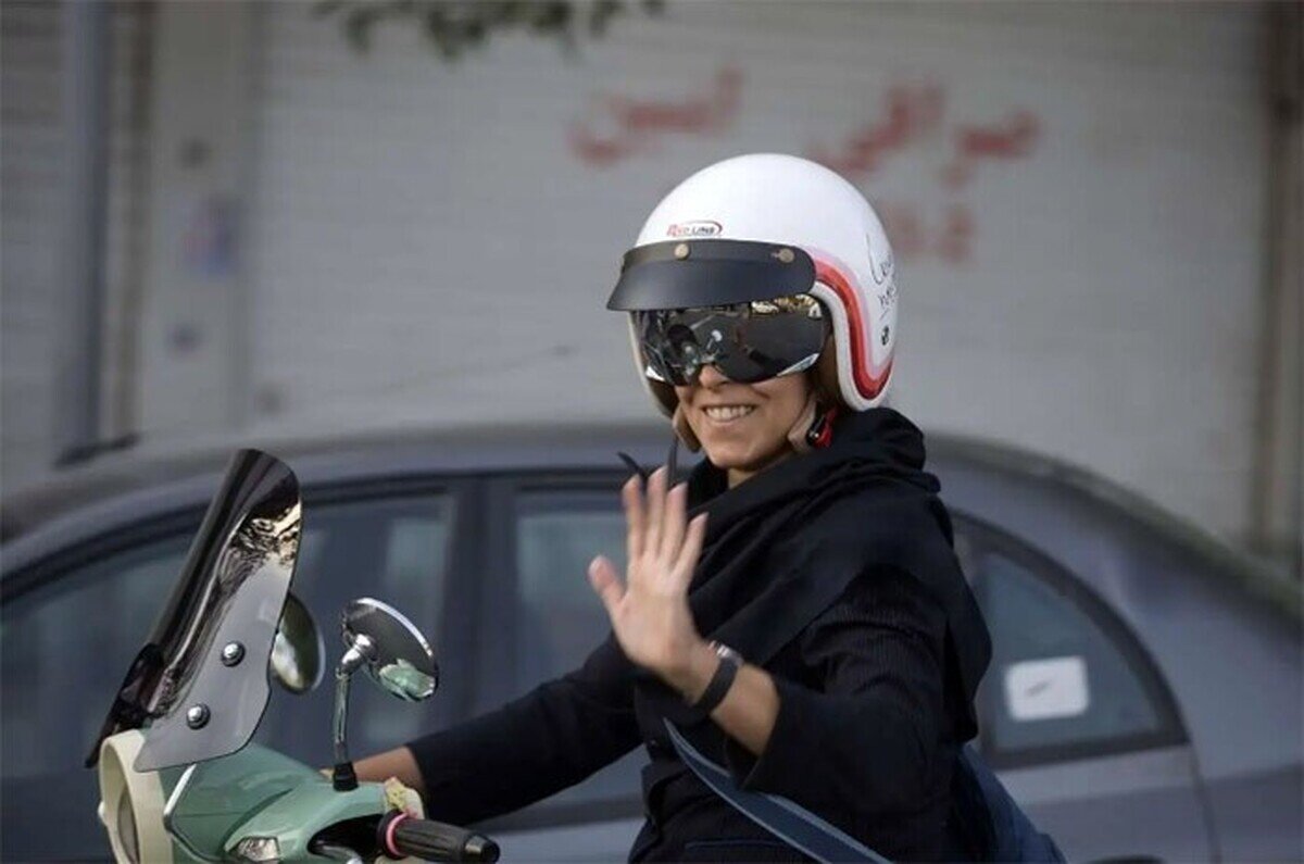 روزنامه خراسان: گواهینامه برای موتورسیکلت سواری زنان صادر می شود حتی اگر چندنماینده مخالف باشند