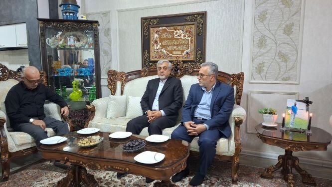 دیدارهای فرماندار رشت با خانواده‌های جان‌باختگان حوادث دی‌ماه