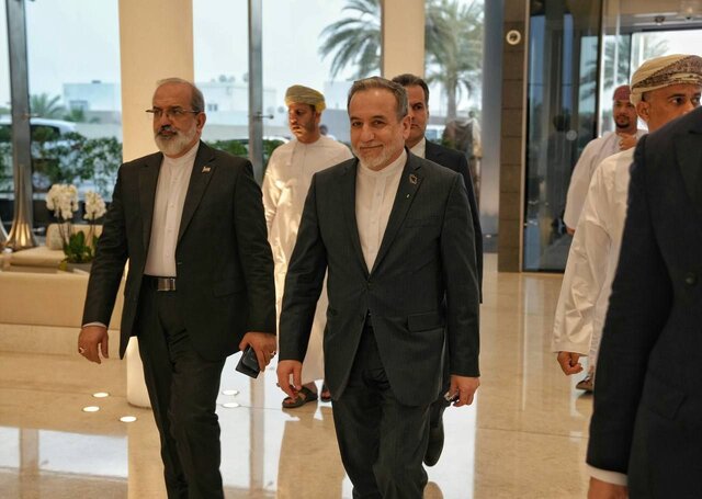 جزئیاتی از رایزنی‌های دو جانبه هیات‌های مذاکره‌کننده ایران و آمریکا