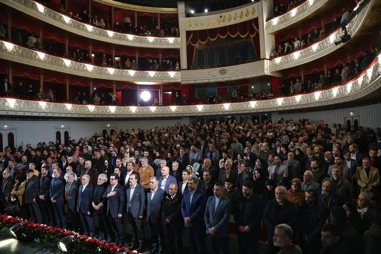 روزنامه اصولگرا: جشنواره فیلم فجر بی‌شکوه شروع شد، بی‌شکوه تمام شد