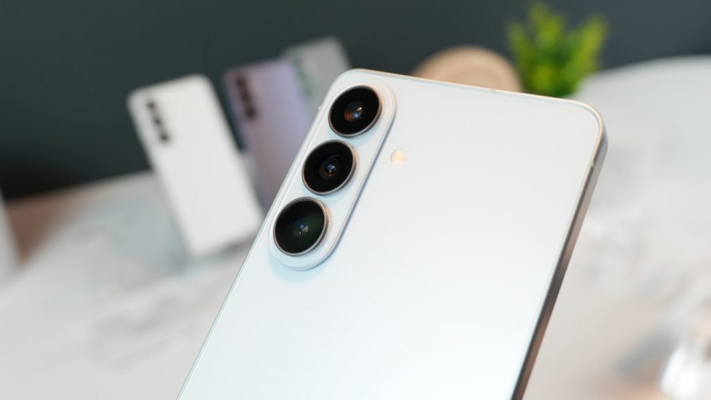 گلکسی S26 معرفی شد؛ ظاهری تکراری با تراشه جدید اسنپدراگون