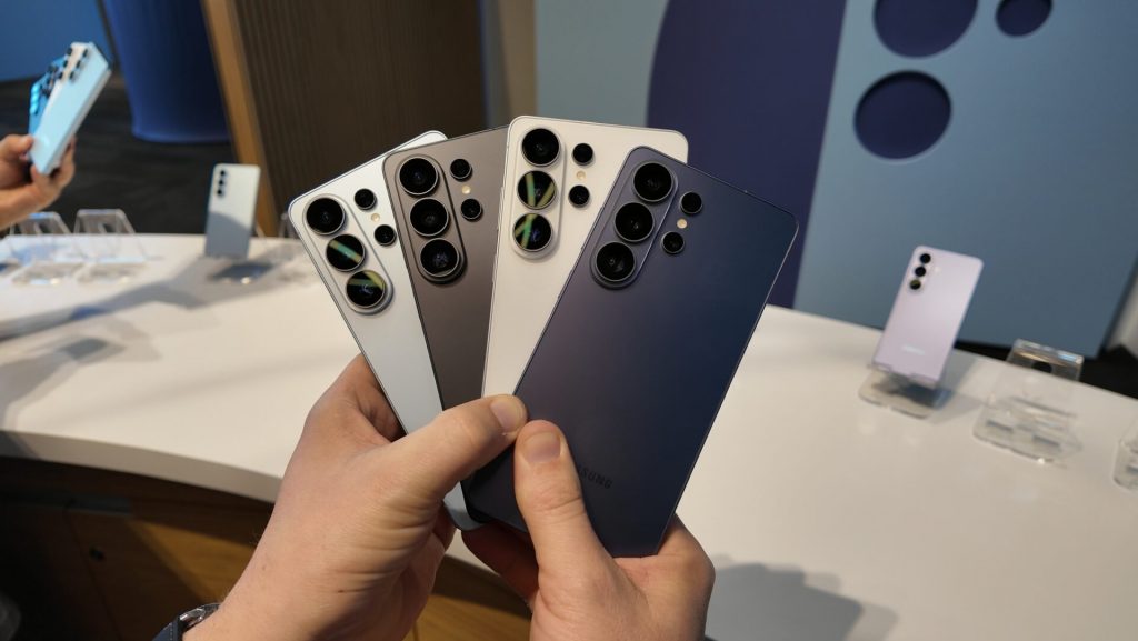 گلکسی S26 معرفی شد؛ ظاهری تکراری با تراشه جدید اسنپدراگون