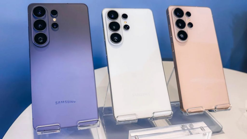 گلکسی S26 اولترا در برابر آیفون 17 پرو مکس؛ رقابت پرچمداران 2026