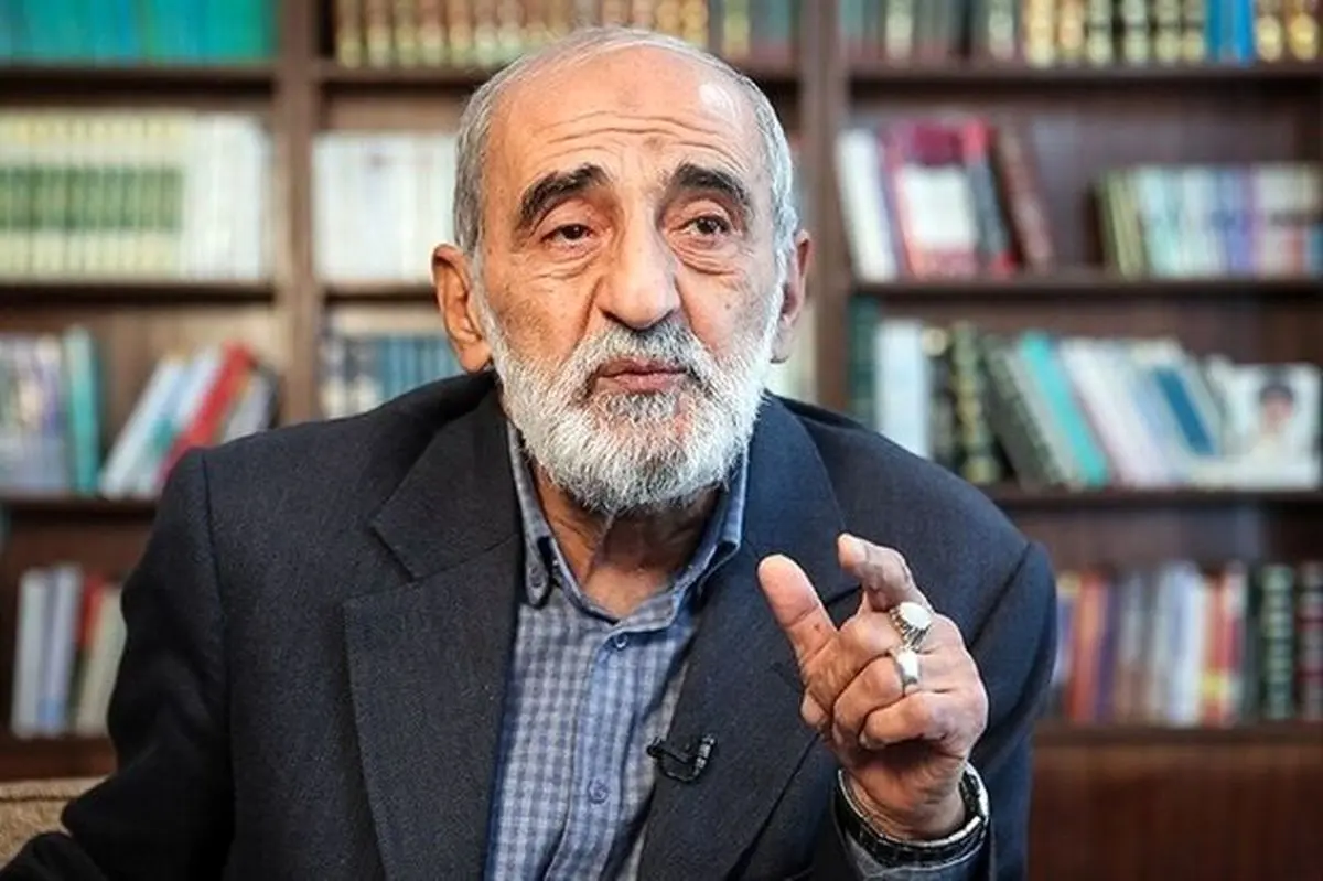 شریعتمداری: ایران باید به ناوهای انگلیس و فرانسه حمله کند