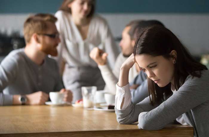 سعی کنید اضطراب اجتماعی را مدیریت کنید