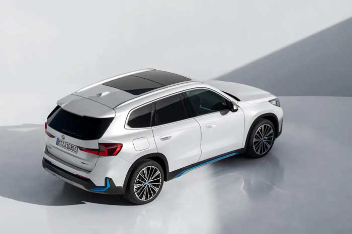 BMW iX1