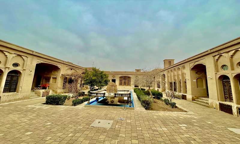 خانه لاری ها