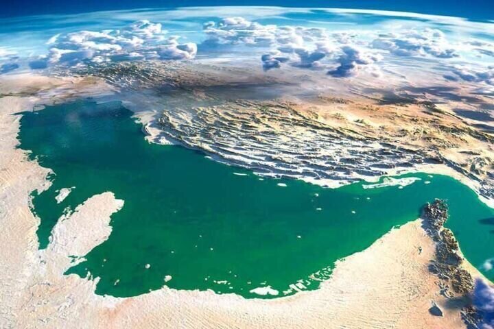 فاکس نیوز از حمله به کشتی آمریکایی در تنگه هرمز خبر داد