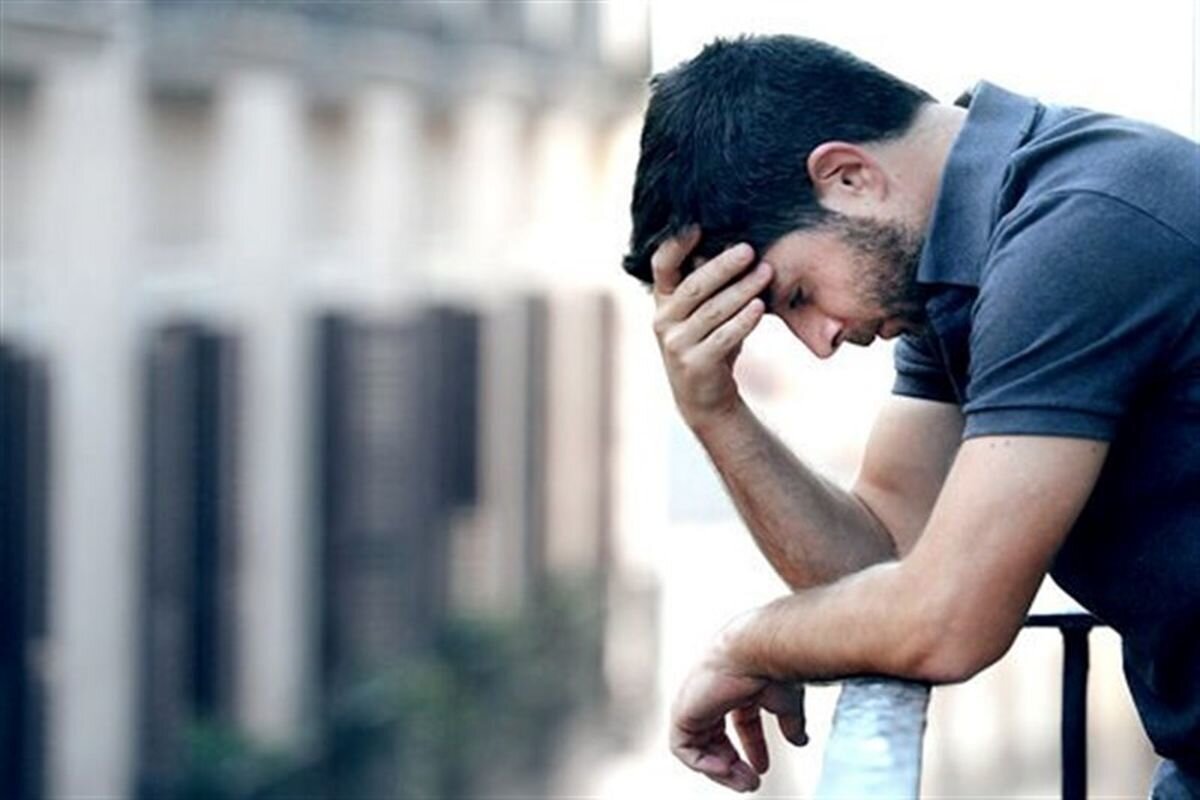 نفس مجردها هم بند آمده / اجاره و قسط حقوق را می‌بلعند، قسطی روزگار می‌گذرانند